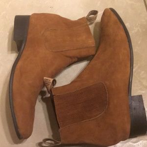 Men’s leather boot size 10